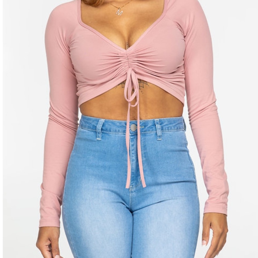 Cropped fitted long sleeve shirt